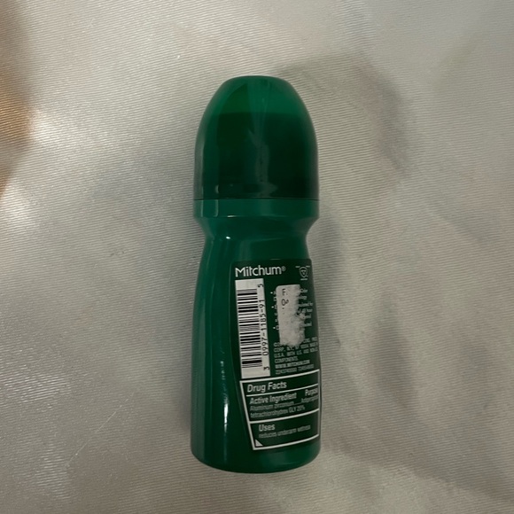 NEW Mitchum triple odor defense roll on unscented deodorant 48h - Picture 2 of 2